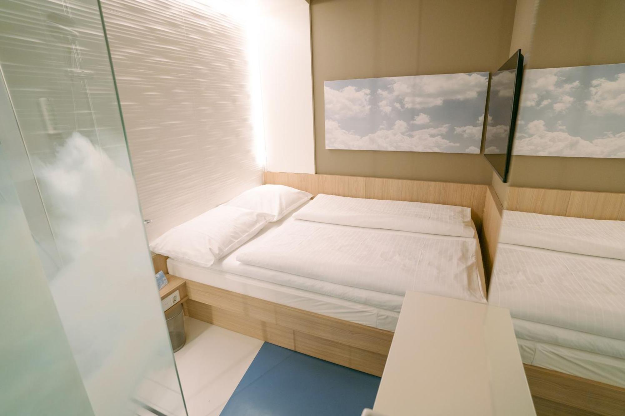 My Cloud Transit Hotel - Guests With International Flight Only! Frankfurt am Main Exterior photo